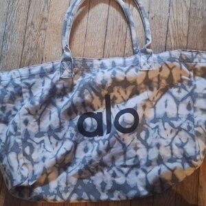 ALO Yoga Gray and Black Tote Bag